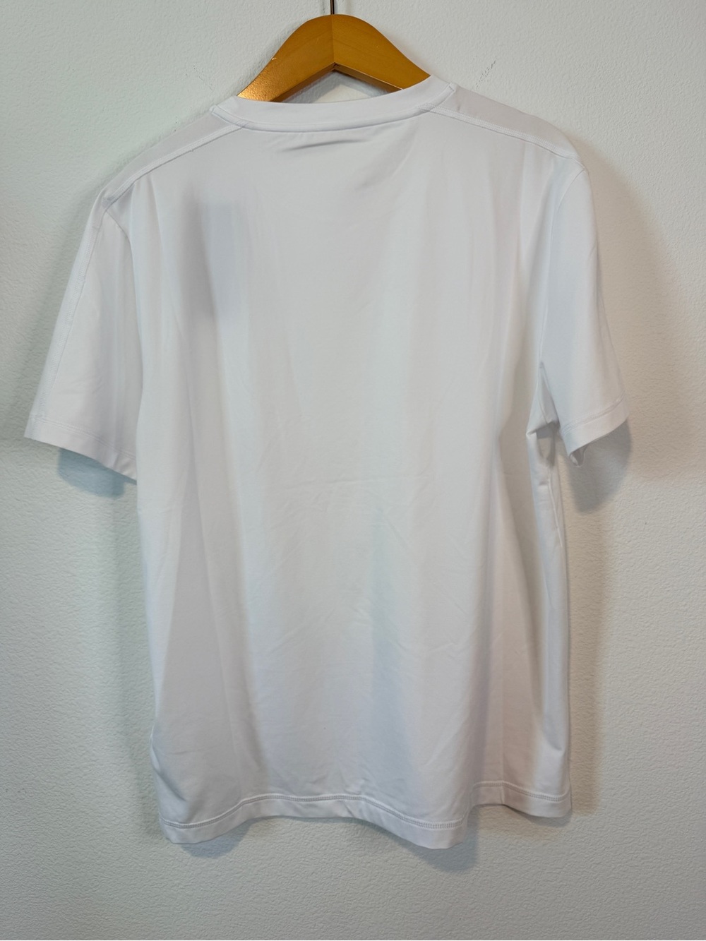 Fabletics Training Day Tee White Seamless Performance Active Shirt Men’s M NWT - Picture 5 of 6